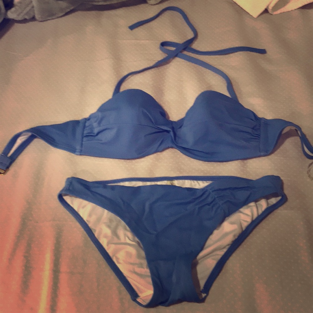 Blue VS bikini- beautiful color!